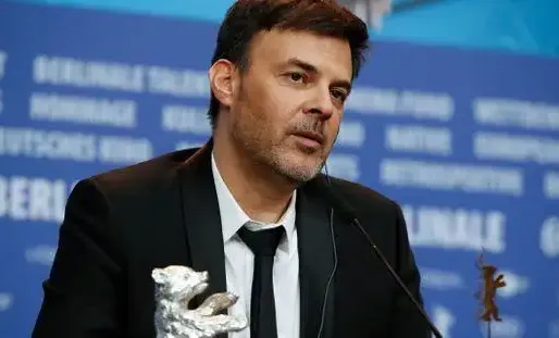 Le sort de l'oeuvre de François Ozon reste suspendu à une seconde décision judiciaire.