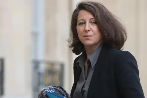 Agnès Buzyn nie tout lien entre la fermeture de la maternité et des considérations économiques.