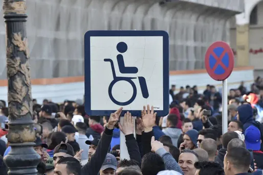 Les manifestants protestent contre un cinquième mandat du président Abdelaziz Bouteflika.