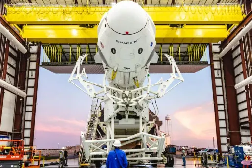 La capsule Crew Dragon peut accueillir sept passagers.