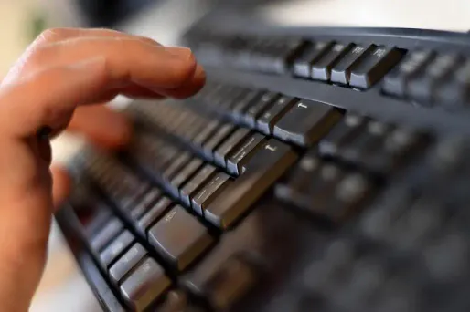 Ces derniers jours, les témoignages de victimes se sont multipliés sur les réseaux sociaux.