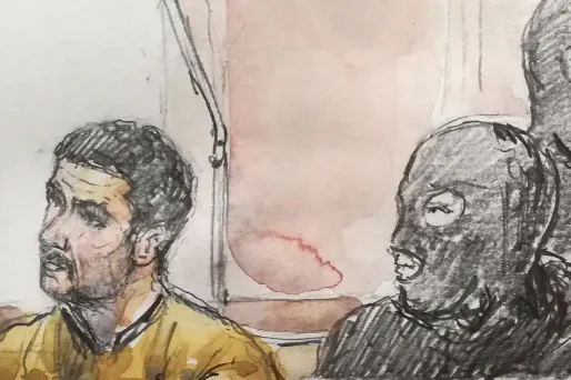 Dans le box, Mehdi Nemmouche, dont les avocats ont brillé par leur absence, est resté silencieux comme depuis son arrestation il y a cinq ans.