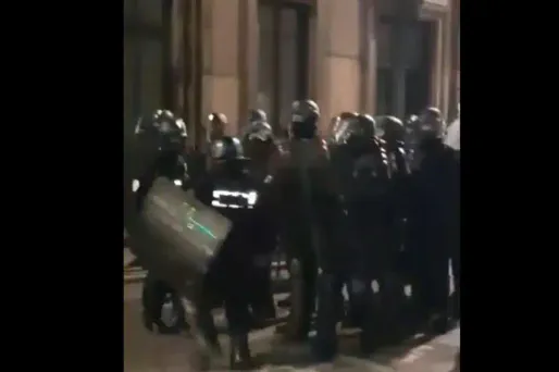 policier frappé crédit : Capture d'écran Facebook Véronique Poulet - 1280