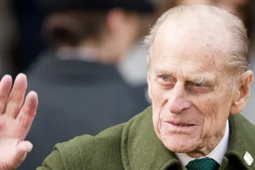 À 97 ans, le prince Philip renonce à son permis de conduire après un accident