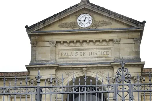 "C'est une affaire de santé publique, une affaire de masse", dit l'avocat des familles qui concerne, estime-t-il, "des dizaines voire des centaines de cas" d'accidents toxiques.