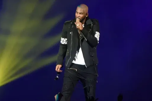 Robert Kelly, 52 ans, a plaidé non coupable des accusations d'agressions sexuelles que portent contre lui quatre femmes.