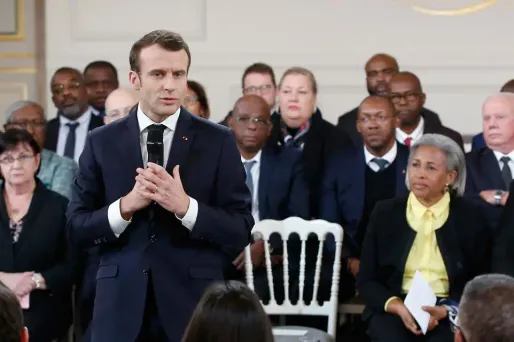 Emmanuel Macron s'exprimait devant une soixantaines de maires ultramarins, vendredi à l'Élysée.