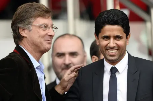 Sébastien Bazin aux côtés de Nasser Al-Khelaïfi, PDG du PSG, en 2013.
