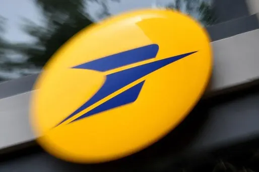 Le trentenaire a été arrêté alors qu'il venait récupérer son colis, contenant un pistolet-mitrailleur.