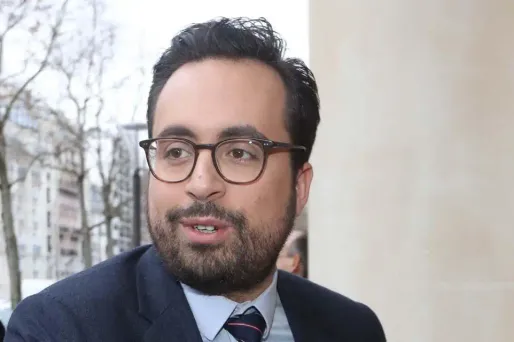 Initialement, le secrétaire d'État au numérique avait prévu de rester au gouvernement jusqu'en juin.