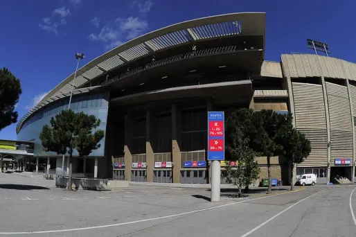 Les supporters ont été blessés à proximité du Camp Nou, où doit avoir lieu mercredi soir le match entre le Barça et l'OL.