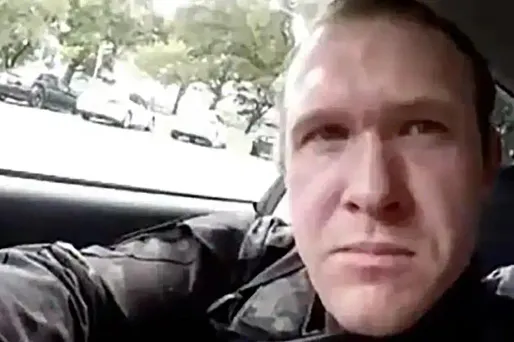 Le suspect, décrit comme un "terroriste extrémiste, de droite et violent", a filmé l'attaque qu'il a commise contre deux mosquées vendredi.