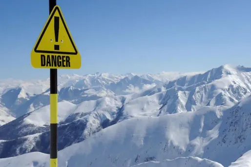 En raison de forts risques d'avalanches, Météo-France a placé l'Isère, la Savoie et la Haute-Savoie en vigilance orange vendredi.