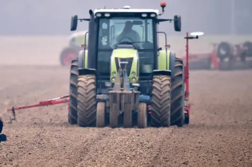champ, tracteur, agriculteur, cultivateur crédit : JEAN-FRANCOIS MONIER / AFP - 1280