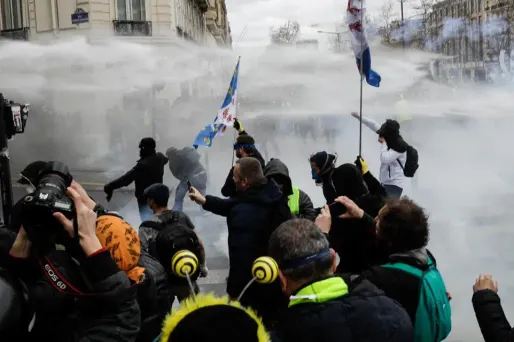 Gilets jaunes : RSF et SNJ dénoncent des atteintes à la liberté d'informer