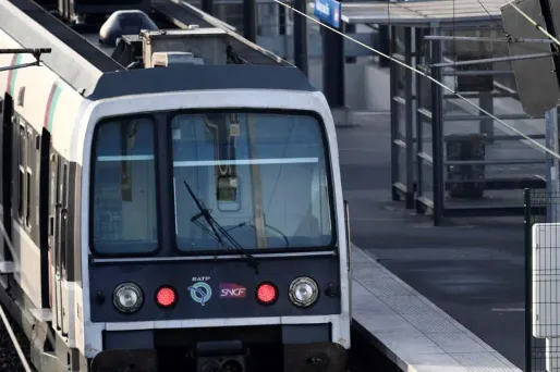 Les tags ont été identifiés dans des trains et des gares du RER C (photo d'illustration).