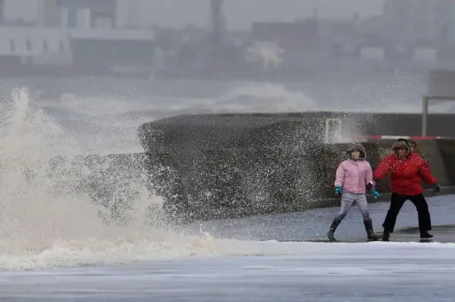 Le vent le plus fort concernera la mi-journée ou le début d'après-midi, mais il ne faiblira franchement qu'en fin de journée.