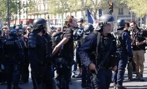 Gaspard Glanz avait été interdit d'apparaître lors des manifestations de "gilets jaunes" ainsi que celle du 1er-Mai.
