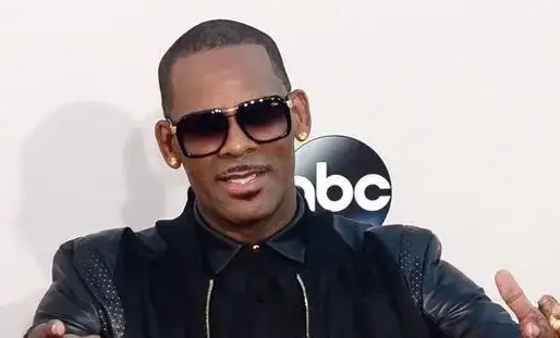 "Ce n'est pas vrai", a déclaré R.Kelly lors d'une interview avec la chaîne CBS.