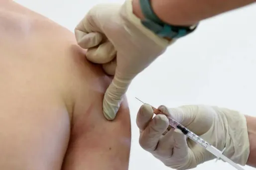 Un tiers des personnes (31%) pensent à tort que les vaccins fragilisent le système immunitaire.