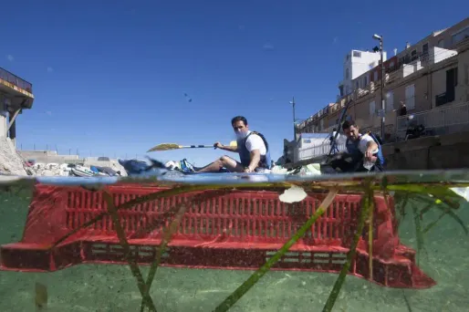 Les concurrents devaient parcourir 8 kilomètres du littoral marseillais et ramasser le plus de déchets possible.