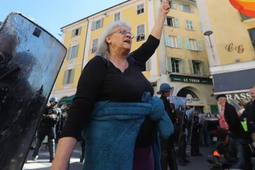 Le parquet de Jean-Michel Prêtre est notamment mis en cause pour avoir décidé de confier l'enquête sur les blessures de la septuagénaire à la sûreté départementale.