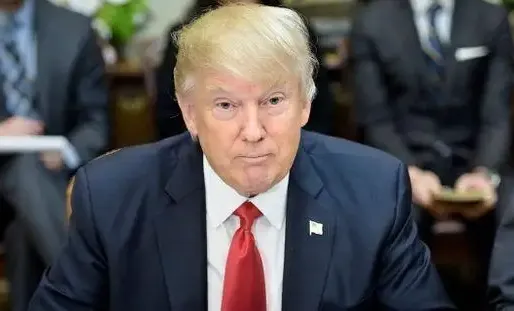 Donald Trump semble reconnaître que Moscou l'a "aidé" à être élu