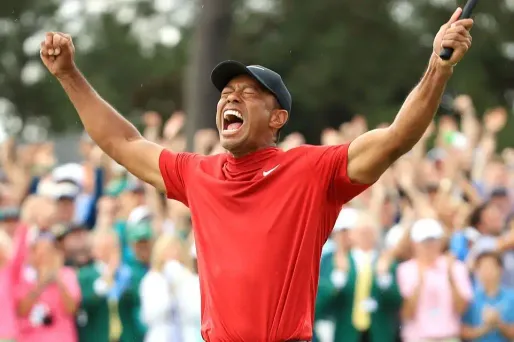 Le golfeur américain Tiger Woods a remporté le tournoi d'Augusta 22 ans après une précédente victoire sur ce même green.