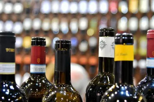 Des perquisitions ont été menées dans plusieurs entreprises du secteur des vins et spiritueux.