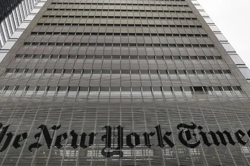 Trois journalistes du "New York Times", ont été récompensés par un prix Pulitzer pour leur enquête sur les débuts de Donald Trump.