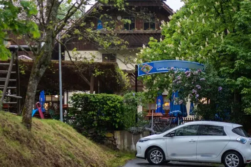 Trois corps ont été découverts samedi dans un hôtel isolé de Bavière.
