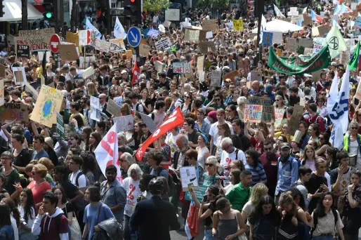 Environ 15.000 jeunes ont défilé à Paris.