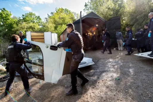 Entre 200 et 400 véhicules ont été dérobés et démantelés en deux ans.