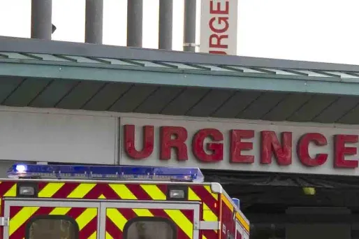 L'octogénaire est décédé deux jours plus tard à l'hôpital, des suites de sa chute.