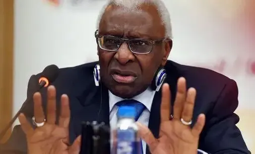 Lamine Diack aurait notamment obtenu des fonds russes pour des campagnes politiques au Sénégal.