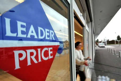 Les enseignes Leader Price et Casino ont rappelé leurs club sandwichs "thon-crudités", qui risquent de contenir du plastique.