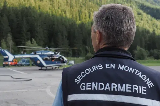 (Photo d'illustration) Après un arrêt cardiaque, le parapentiste n'a pas pu être réanimé.