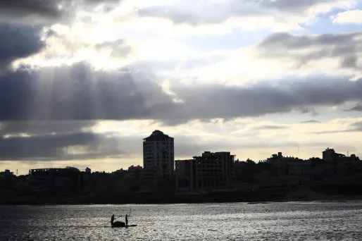 pêcheur gazaoui crédit : MOHAMMED ABED / AFP - 1280