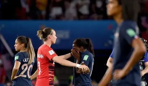 Les joueuses de Corinne Diacre n'ont pas réussi à créer l'exploit face aux États-Unis (2-1).