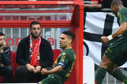 Falcao a inscrit un doublé.