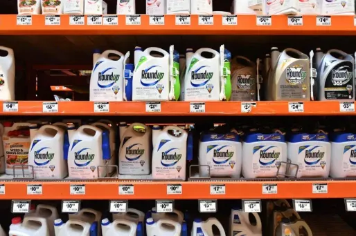 Les plaintes ont été déposées pour "mise en danger de la vie d'autrui, tromperie aggravée, atteintes à l'environnement, le cas échéant en réunion".