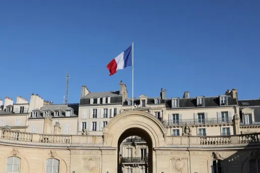 Les signataires appellent à "protéger la langue française du colonialisme anglo-américain".