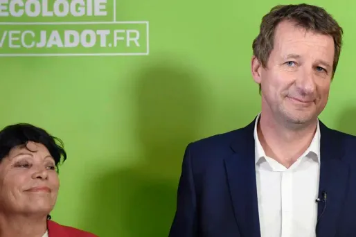 Michele Rivasi (à gauche), en deuxième position sur la liste de Yannick Jadot (à droite) aux européennes, fait partie des signataires. (Photo d'archives)