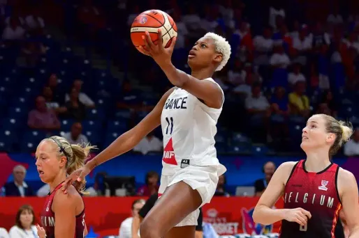 Sandrine Gruda a été la joueuse du match, jeudi, avec ses 33 points.