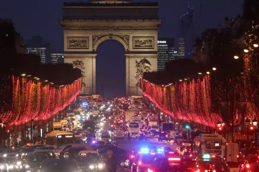 Champs-Elysées bouchons ludovic MARIN / AFP