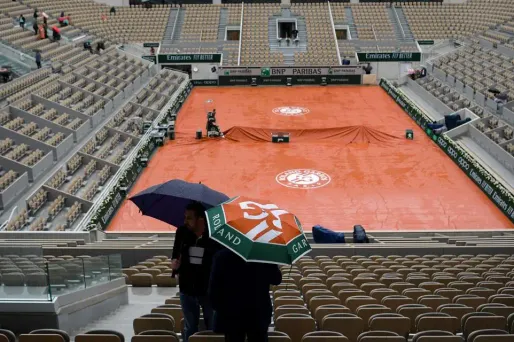 Les matches prévus mercredi à Roland-Garros ont été reportés à jeudi en raison de la pluie.