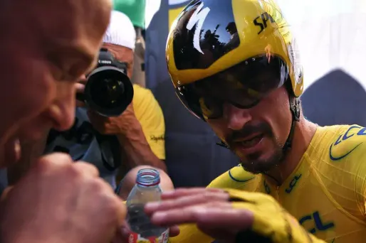 Julian Alaphilippe vainqueur à Pau (1280x640)