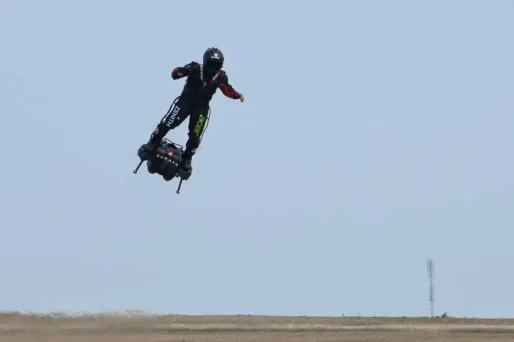 Traversée de la Manche : nouvelle tentative dimanche pour Franky Zapata sur son "Flyboard"