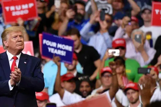 Trump dit à des élues démocrates du Congrès de "retourner" d'où elles viennent