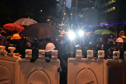 De nouvelles manifestations tendues se sont déroulées à Hong-Kong, dimanche.